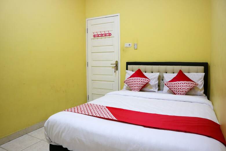 Hostal Oyo 1156 Fanybella Homestay