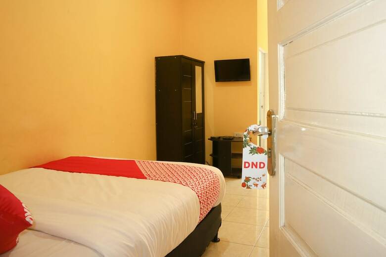 Hostal Oyo 1156 Fanybella Homestay