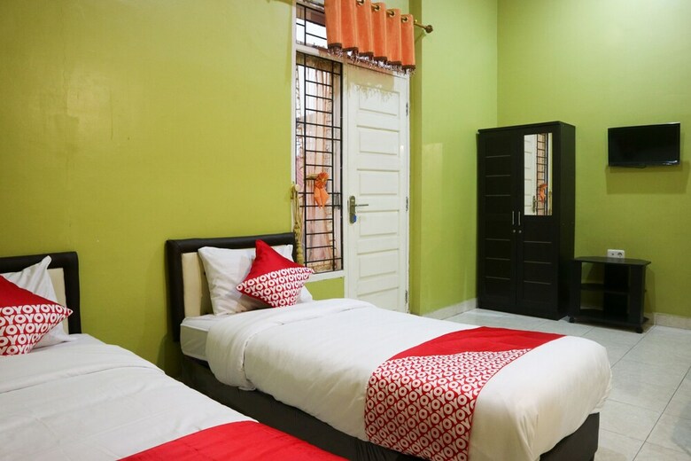 Hostal Oyo 1156 Fanybella Homestay