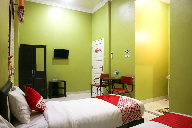 Hostal Oyo 1156 Fanybella Homestay
