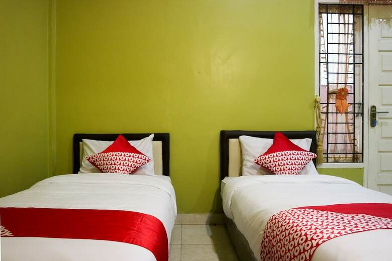 Hostal Oyo 1156 Fanybella Homestay