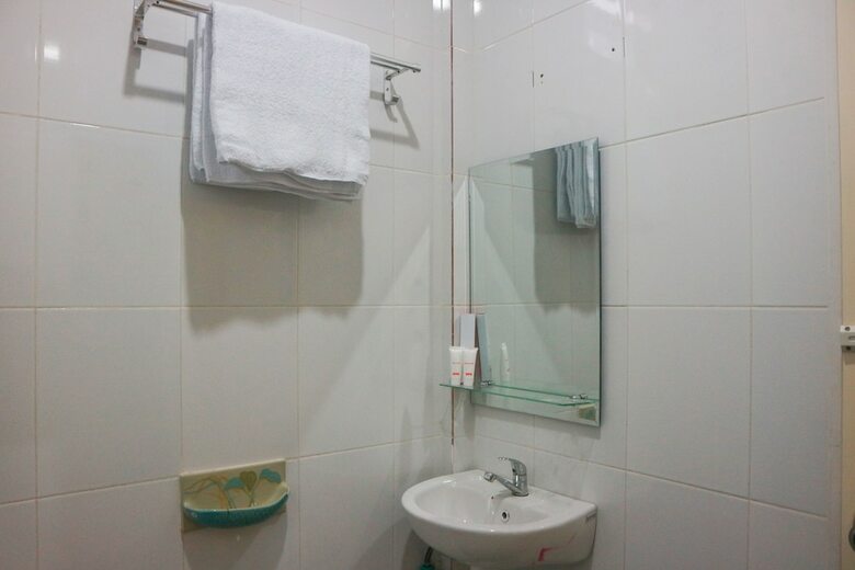 Hostal Oyo 1156 Fanybella Homestay