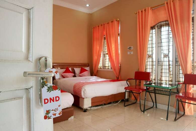 Hostal Oyo 1156 Fanybella Homestay