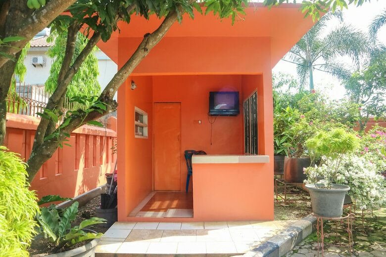 Hostal Oyo 1156 Fanybella Homestay