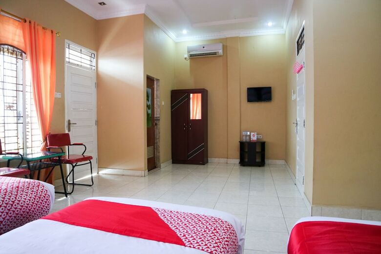 Hostal Oyo 1156 Fanybella Homestay