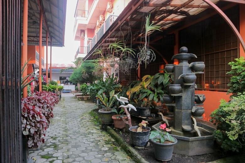 Hostal Oyo 1156 Fanybella Homestay