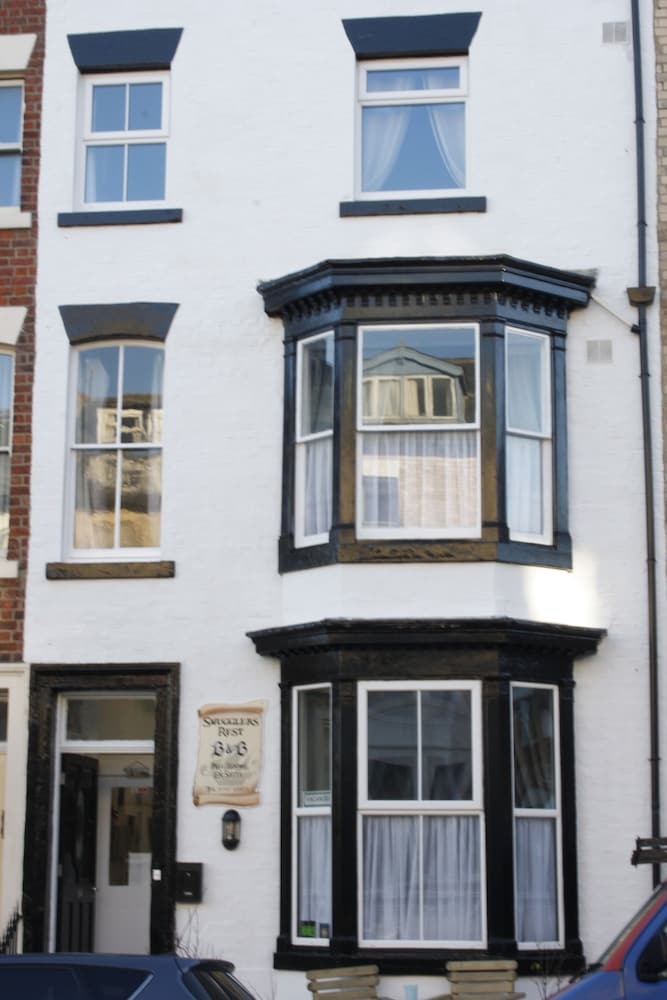 Bed & Breakfast Smugglers Rest