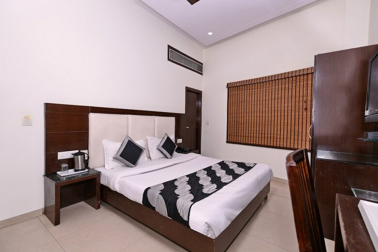 Hotel Blue Pearl Noida