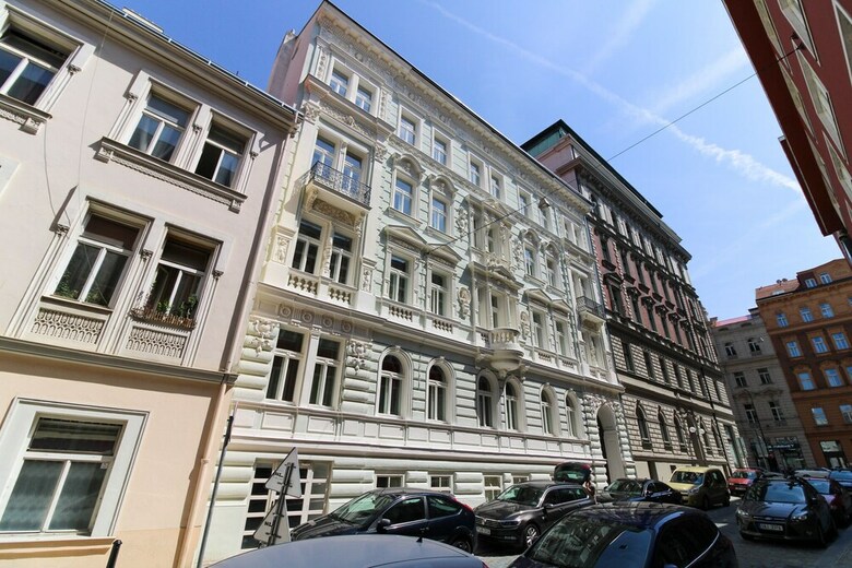 Bouquet Apartments