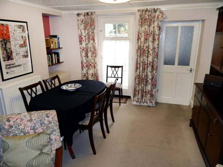 Period Living In Hayle
