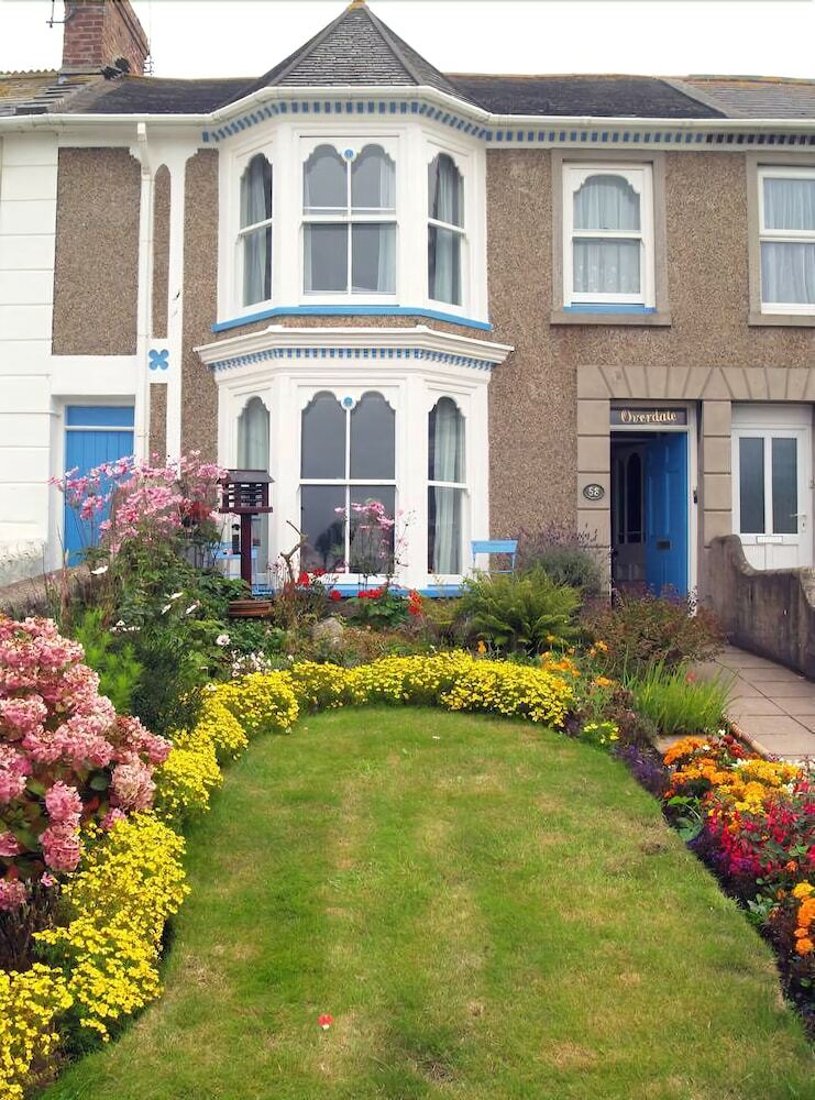 Period Living In Hayle