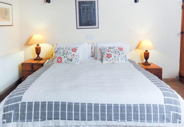 Adamos Studio Hotel Apartments