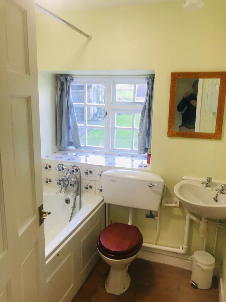 Beautiful & Captivating 1-bed Cottage Near Bruton