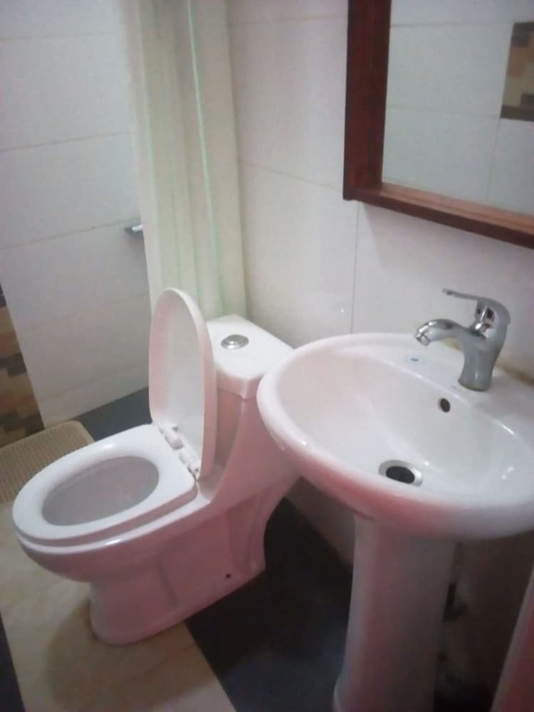 Thorn Tree Hotel