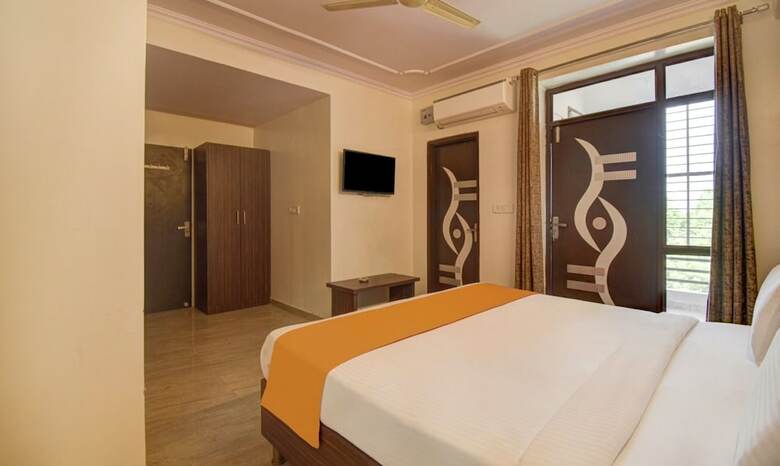Hotel Radha Nikunj Residency
