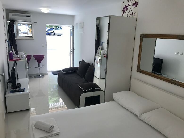Hotel Studio Apartment Kranjceviceva - Adults Only