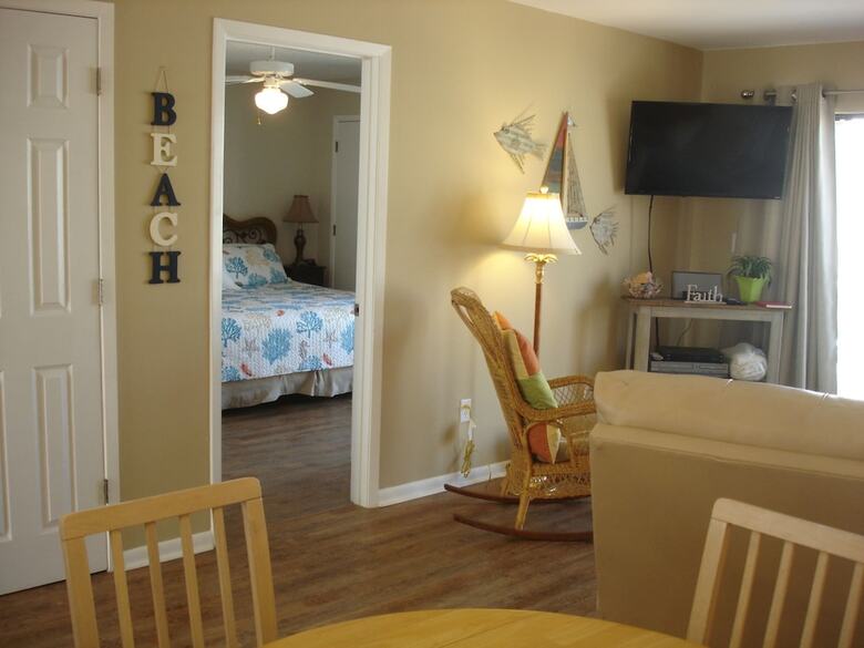 Romar Beach 208