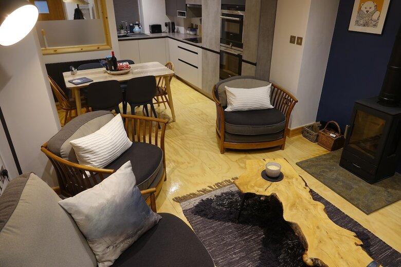 Impeccable 3-double Bed Cottage In Sheffield