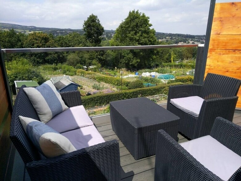 Impeccable 3-double Bed Cottage In Sheffield