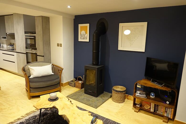 Impeccable 3-double Bed Cottage In Sheffield