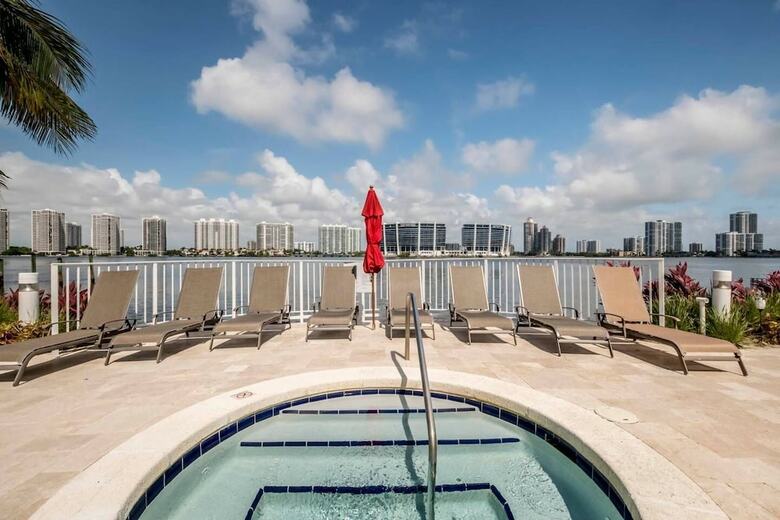 Apartamento Le Marina Bay Ph3 - Condo 5 People, Sunny Isles