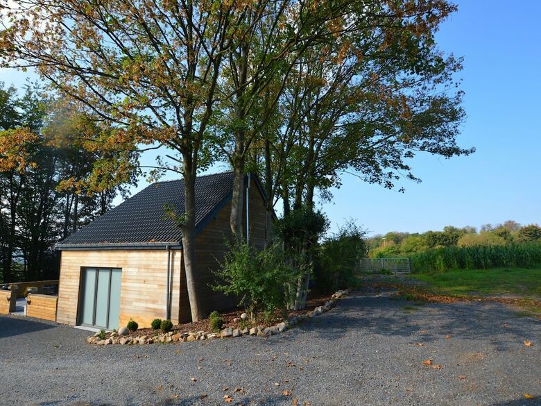 Cozy Holiday Home In Polleur With Jacuzzi