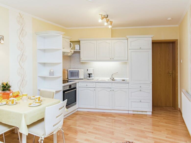 Apartamentos Beautiful Property With Terrace And A Small Garden