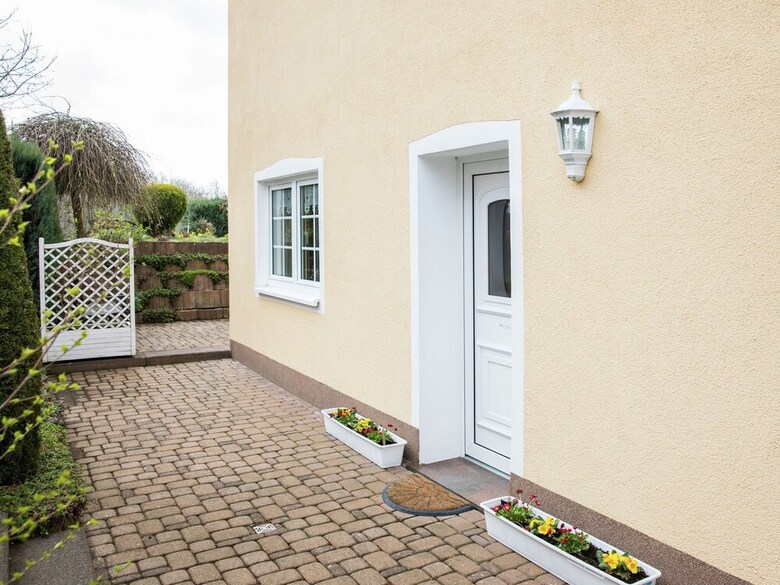 Apartamentos Beautiful Property With Terrace And A Small Garden