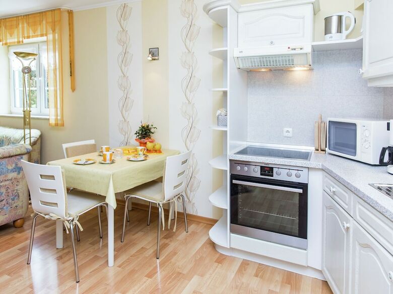 Apartamentos Beautiful Property With Terrace And A Small Garden
