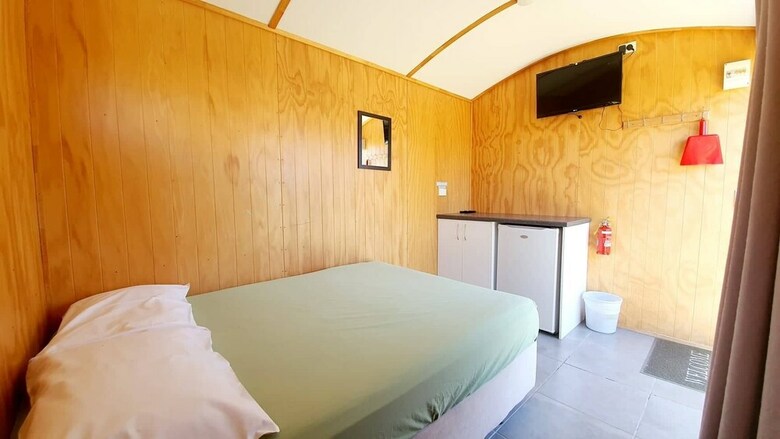 Cooks Beach Resort