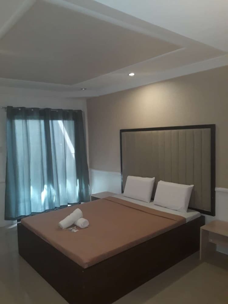 S&m Hotel