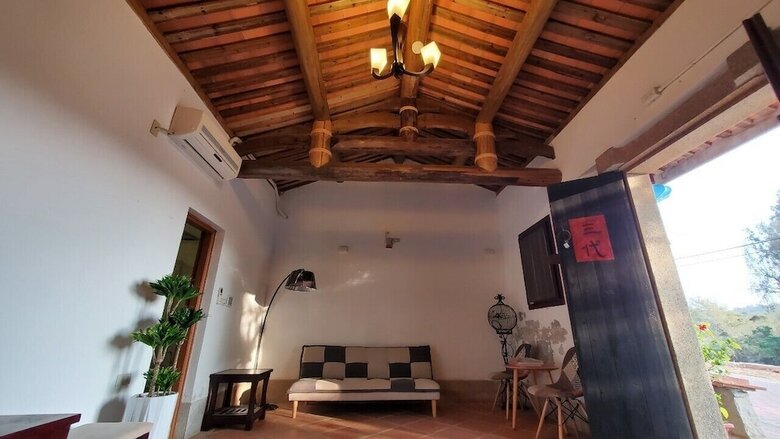 Hostal Take A Break B&B