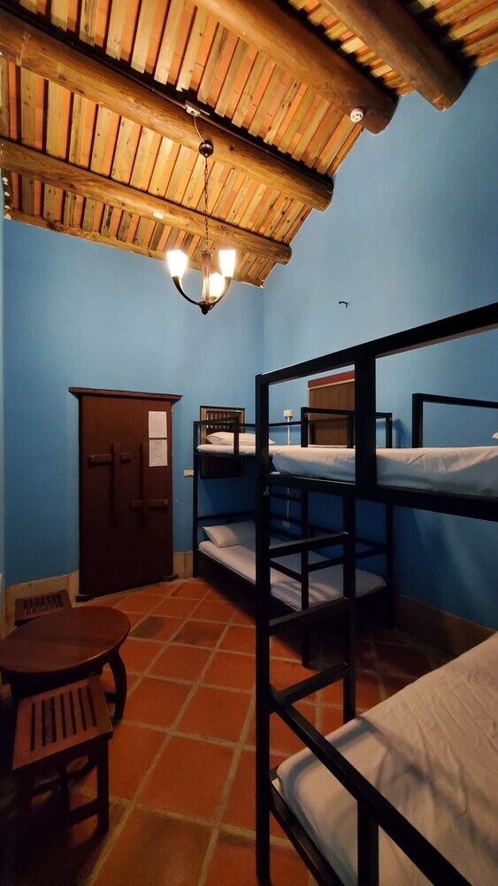 Hostal Take A Break B&B