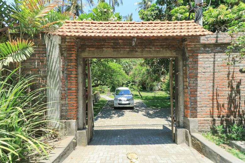 Hotel Palm Beach Villas Bali