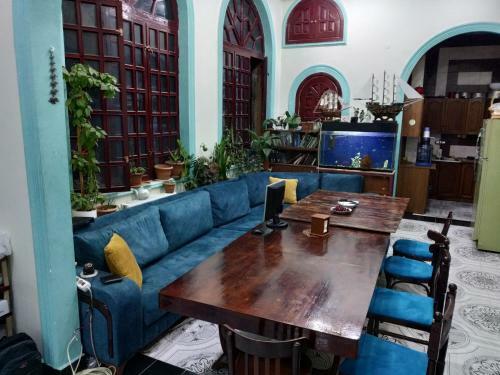 Hostal Flora Hostel