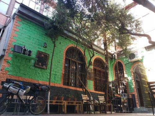 Hostal Flora Hostel