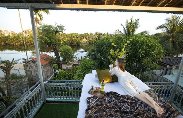 Bed & Breakfast Hemp Wellness Retreat