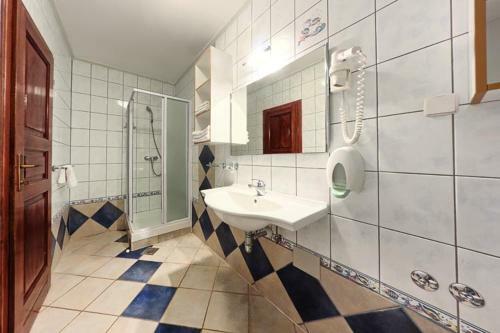 Apartments & Rooms Ruzmarin