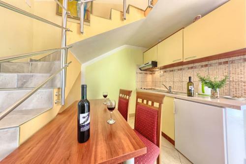 Apartments & Rooms Ruzmarin