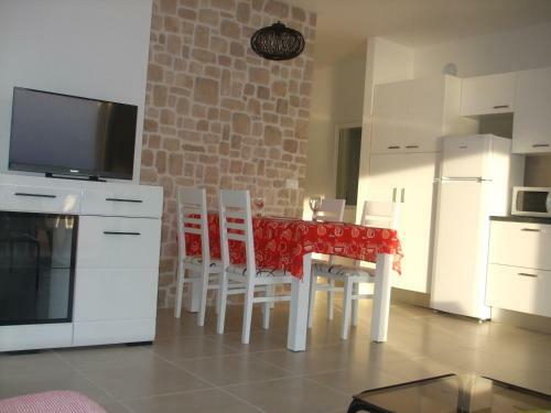 Apartments Jela