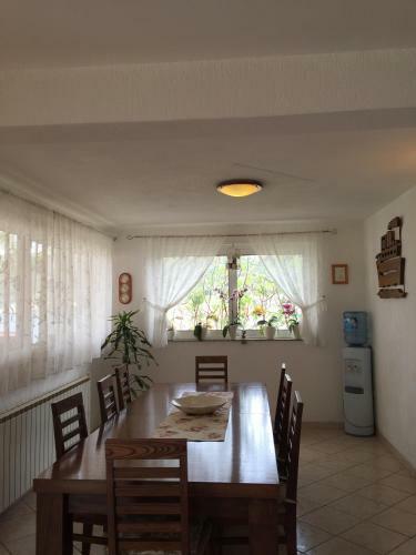Hostal Guesthouse Tariba