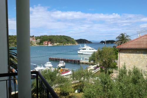 Bed & Breakfast Rooms Makaus