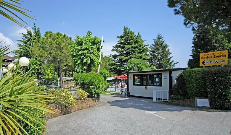 Camping Garden Tourist