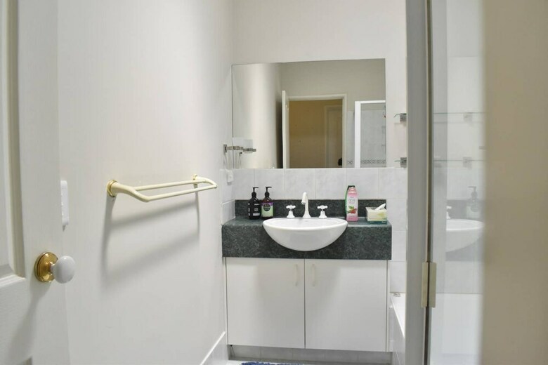 Apartamento Comfortable 2 Bedroom Unit With Garden