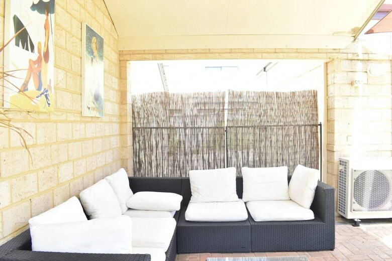 Apartamento Comfortable 2 Bedroom Unit With Garden
