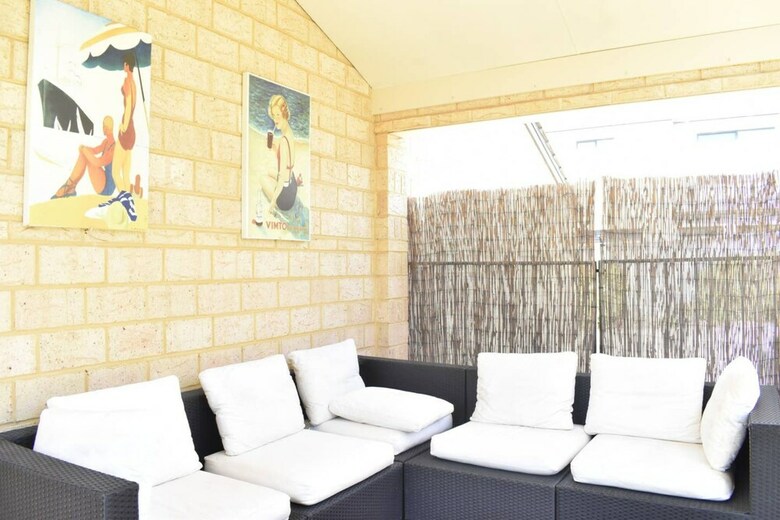 Apartamento Comfortable 2 Bedroom Unit With Garden