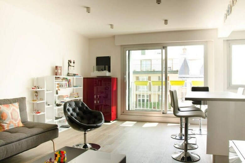 2 Bedroom Apartment With Balcony Near Eiffel Tower And Invalides