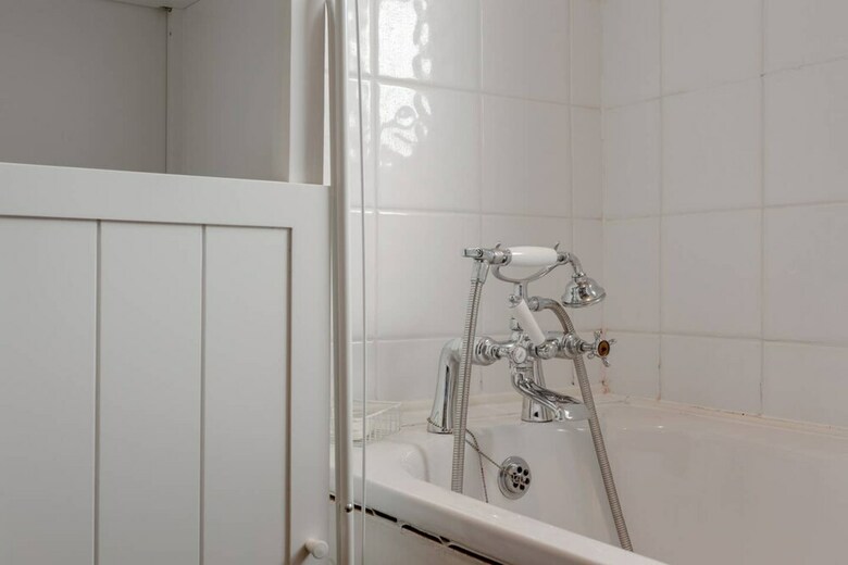 Charming Two Bedroom Home In West London