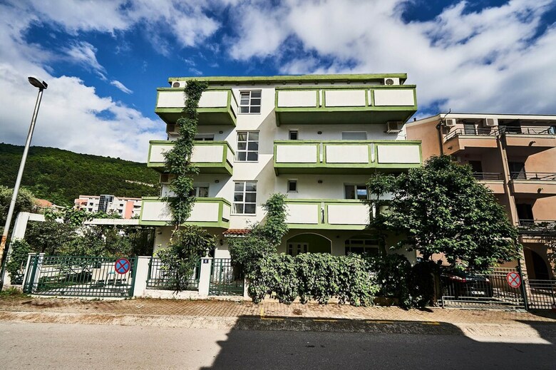 Apartments Mont