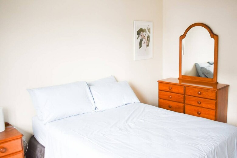 Stunning 2 Bedroom Cbd Apartment